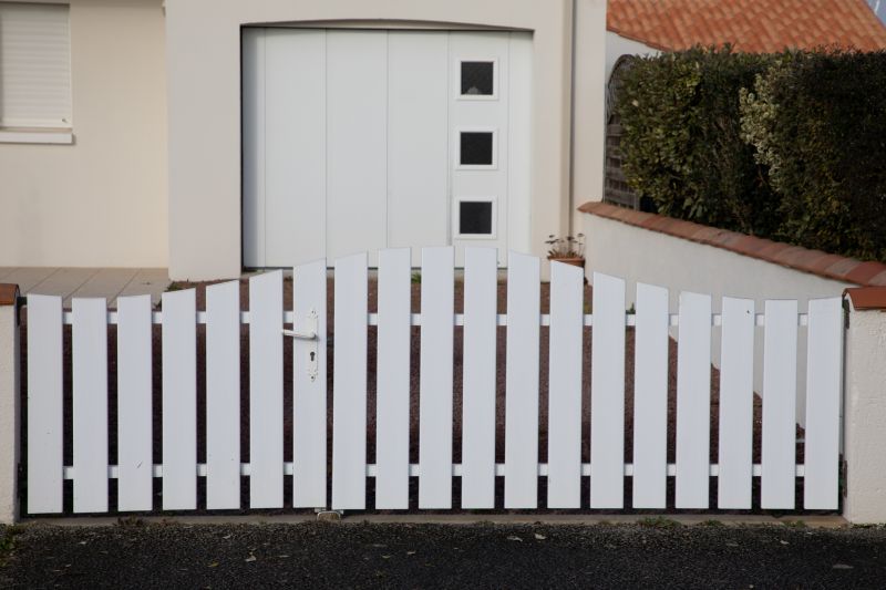 White Pvc Fence Installation in South Houston, TX